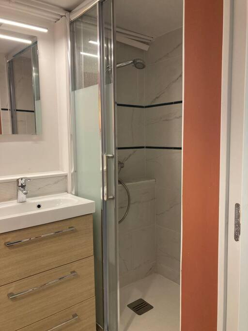 30Mn De Paris St Lazare En Train, Studio 42 M2 Verneuil-sur-Seine Luaran gambar