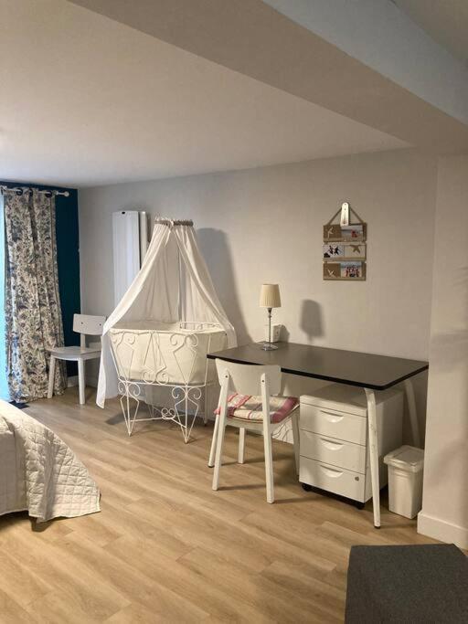 30Mn De Paris St Lazare En Train, Studio 42 M2 Verneuil-sur-Seine Luaran gambar